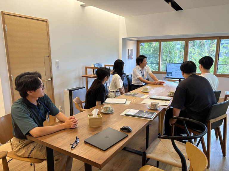 軽井沢オフィスで説明会