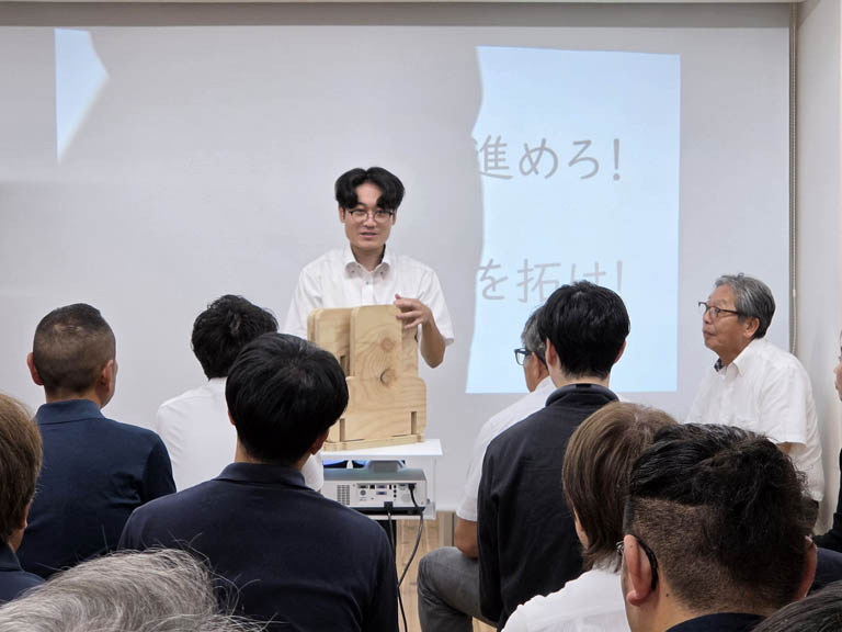 軽井沢建築社の若手スタッフから取組の発表