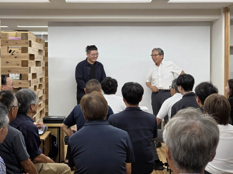 軽井沢建築社の若手スタッフから取組の発表